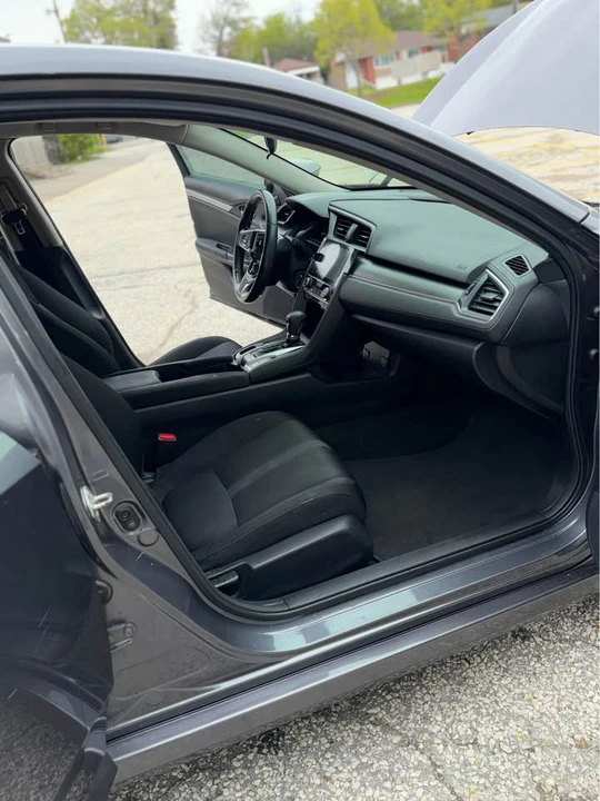 2017 Honda Civic 10th Gen - Image 9 of 19
