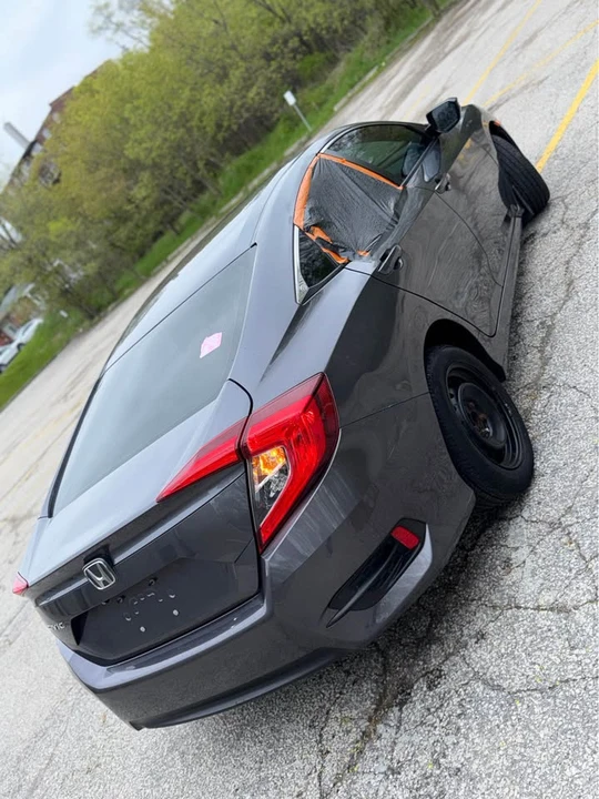 2017 Honda Civic 10th Gen - Image 5 of 19