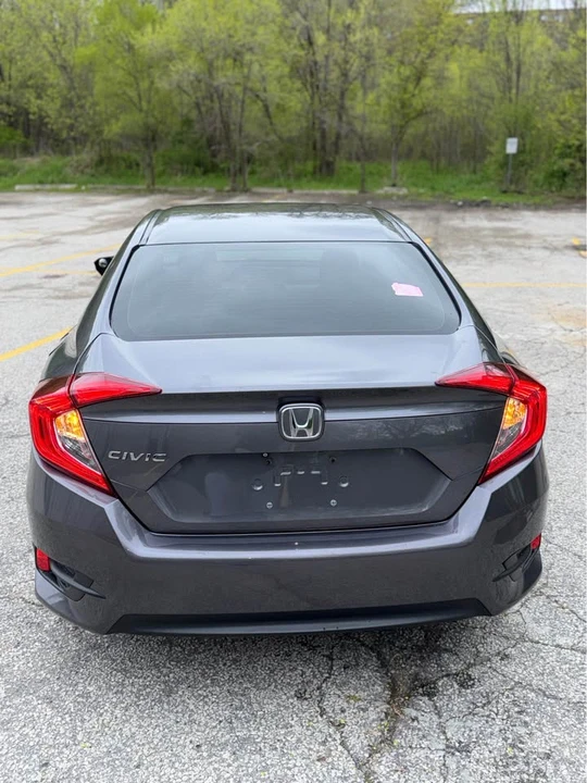 2017 Honda Civic 10th Gen - Image 4 of 19