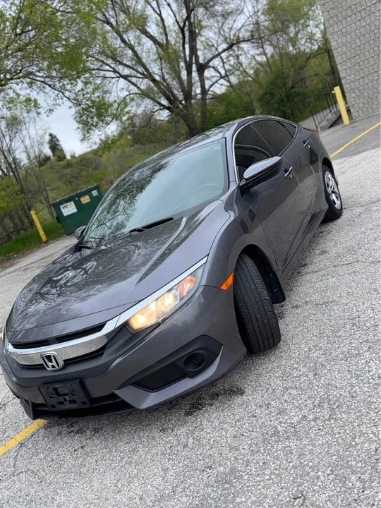 2017 Honda Civic 10th Gen - Image 2 of 19