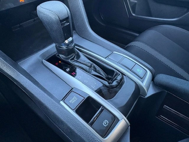 2017 Honda Civic 10th Gen - Image 8 of 11