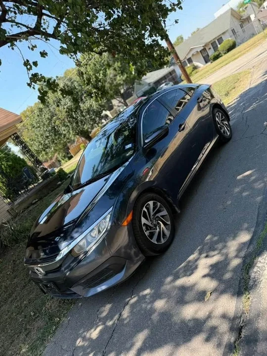 2017 Honda Civic 10th Gen - Image 5 of 16