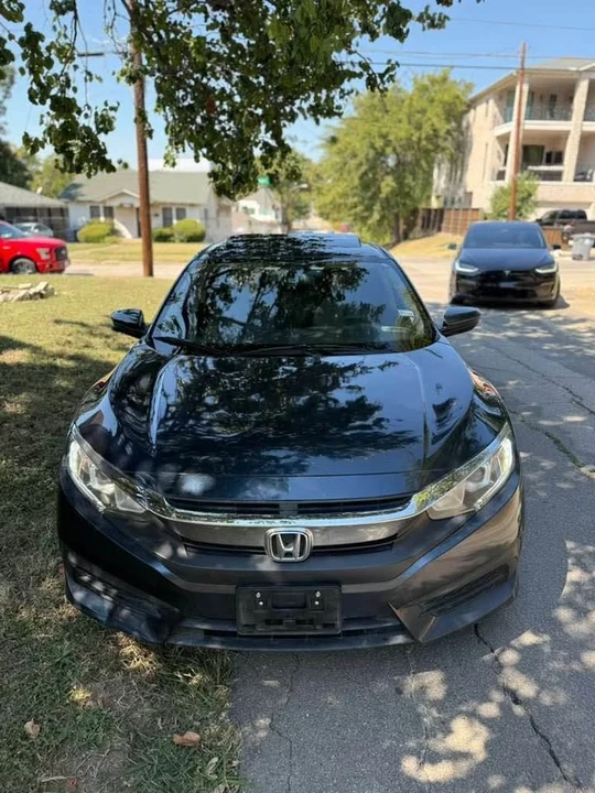 2017 Honda Civic 10th Gen - Image 9 of 16