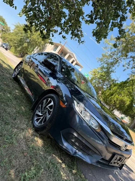 2017 Honda Civic 10th Gen - Image 12 of 16