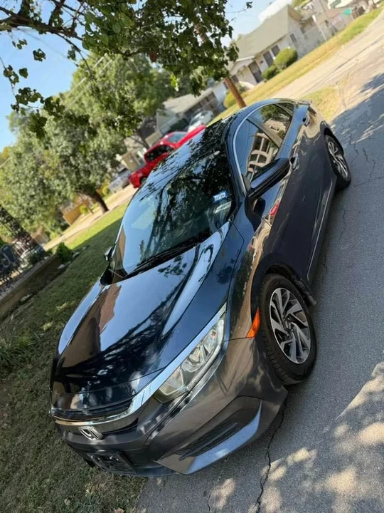 2017 Honda Civic 10th Gen - Image 7 of 16