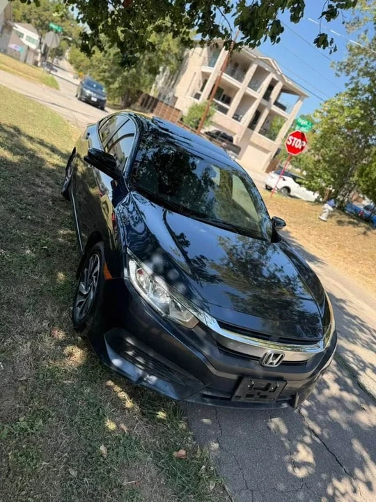 2017 Honda Civic 10th Gen - Image 6 of 16