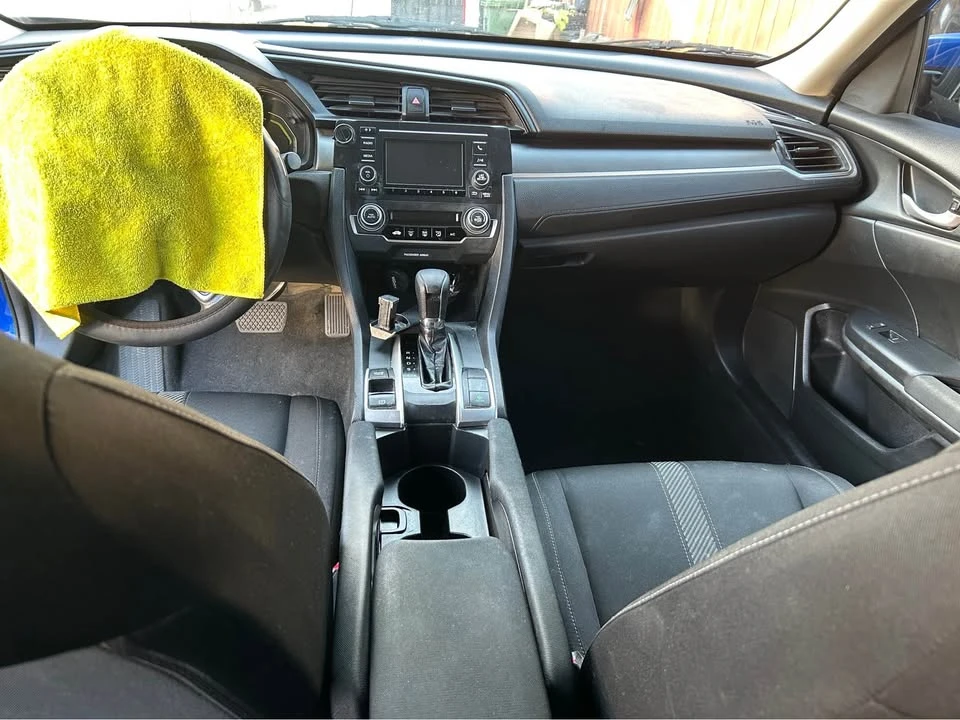 2017 Honda Civic 10th Gen - Image 5 of 12