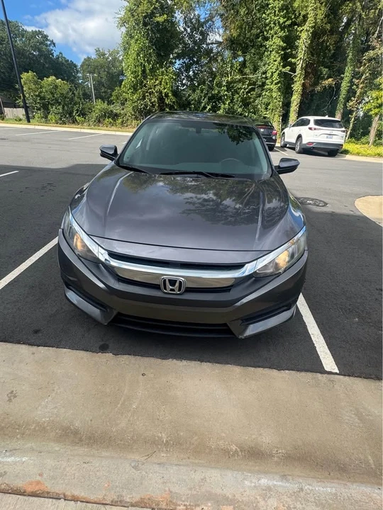 2017 Honda Civic 10th Gen - Image 4 of 12