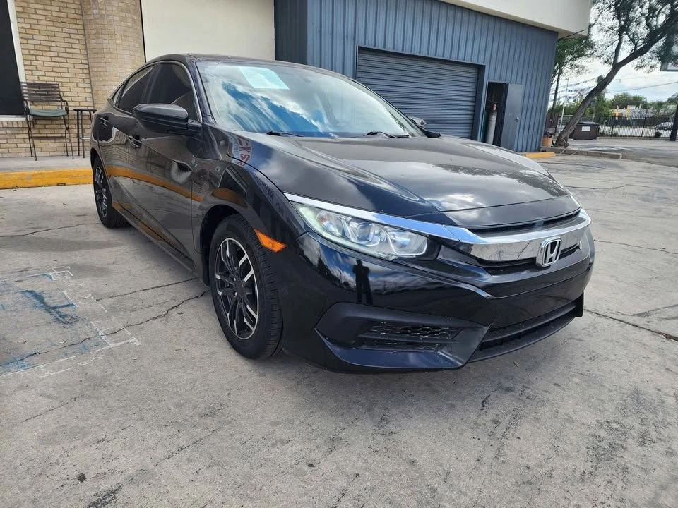 2017 Honda Civic 10th Gen - Image 3 of 5