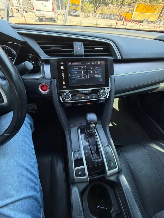 2017 Honda Civic 10th Gen - Image 7 of 13