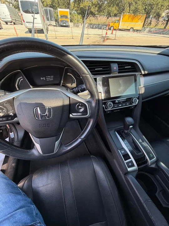 2017 Honda Civic 10th Gen - Image 6 of 13
