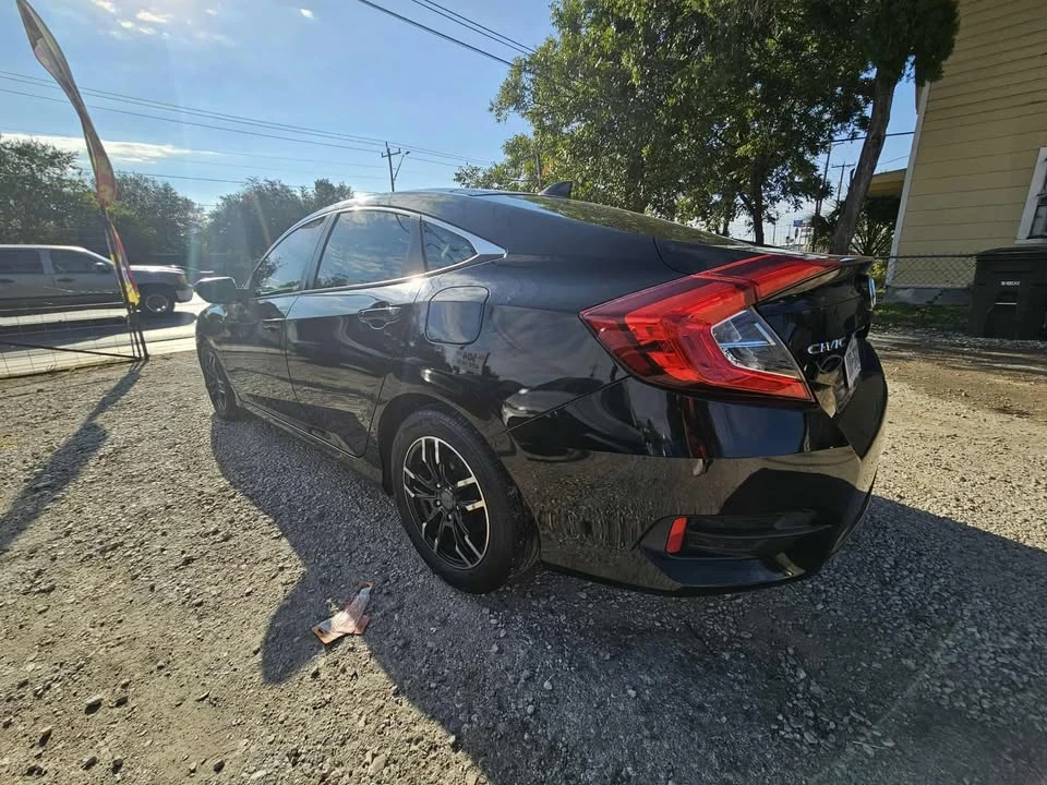 2017 Honda Civic 10th Gen - Image 6 of 8