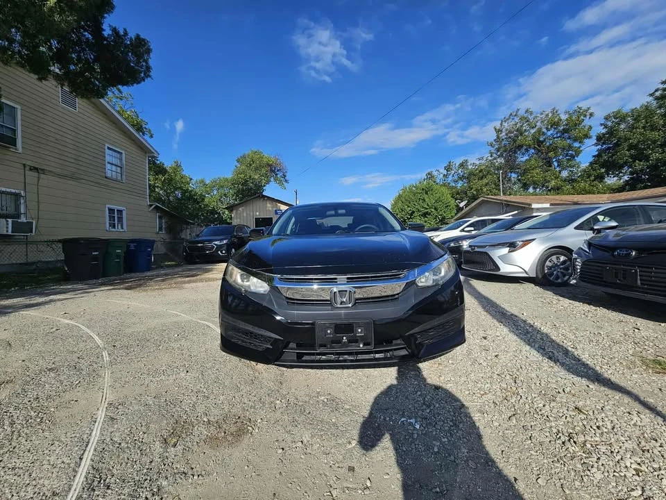 2017 Honda Civic 10th Gen - Image 2 of 8