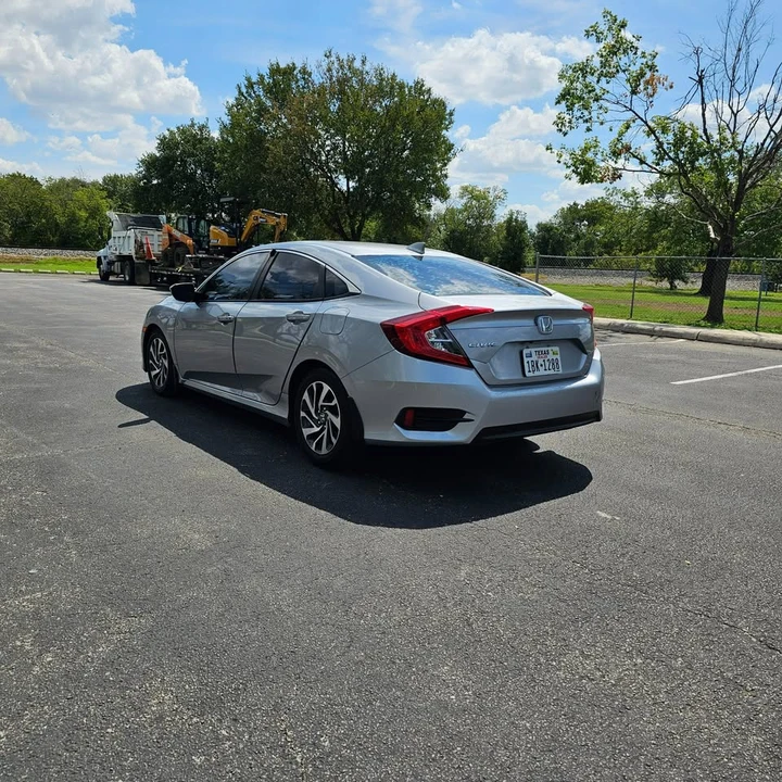2017 Honda Civic 10th Gen - Image 5 of 19