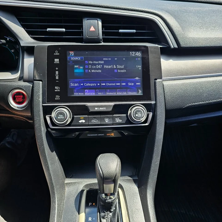 2017 Honda Civic 10th Gen - Image 17 of 19