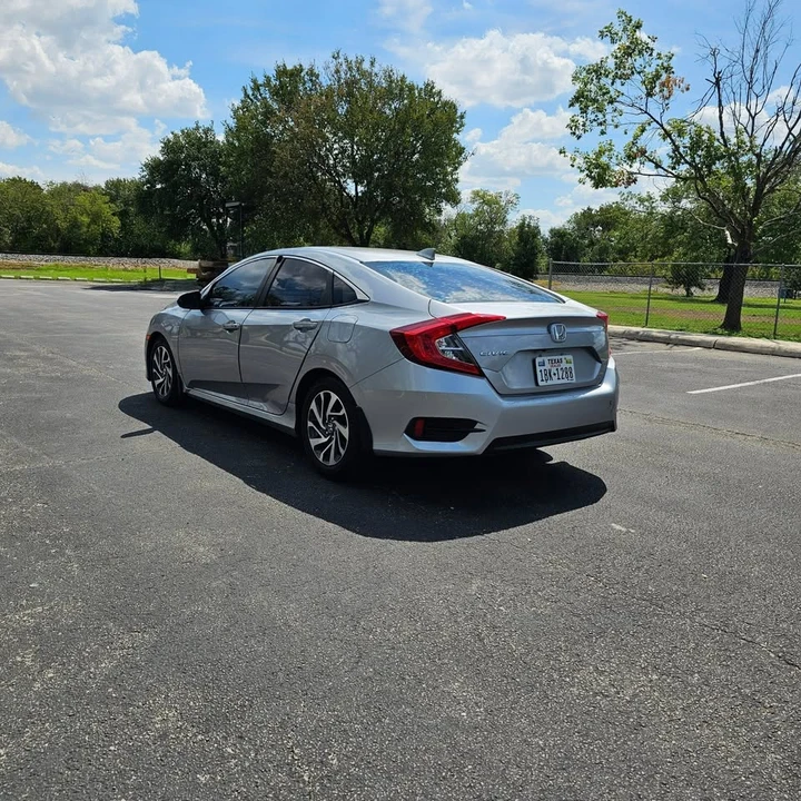 2017 Honda Civic 10th Gen - Image 6 of 19