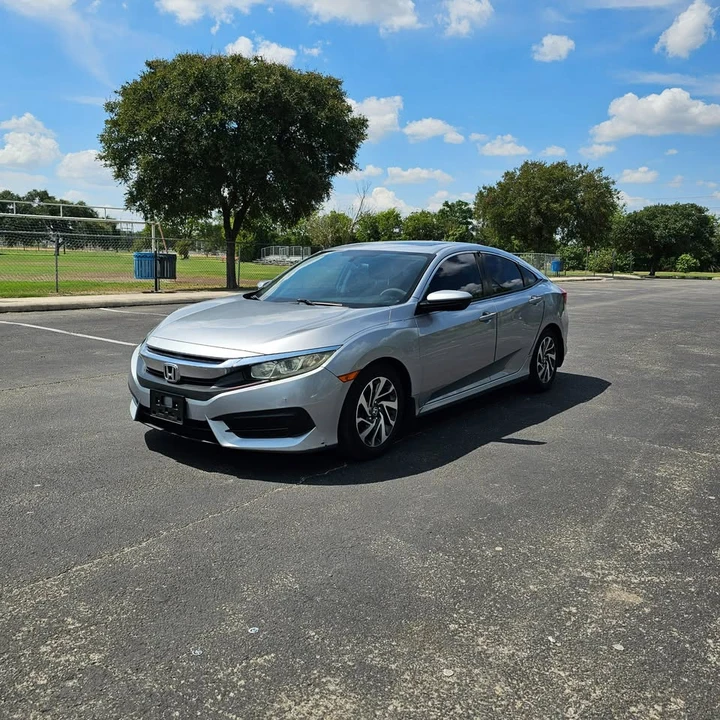 2017 Honda Civic 10th Gen - Image 3 of 19