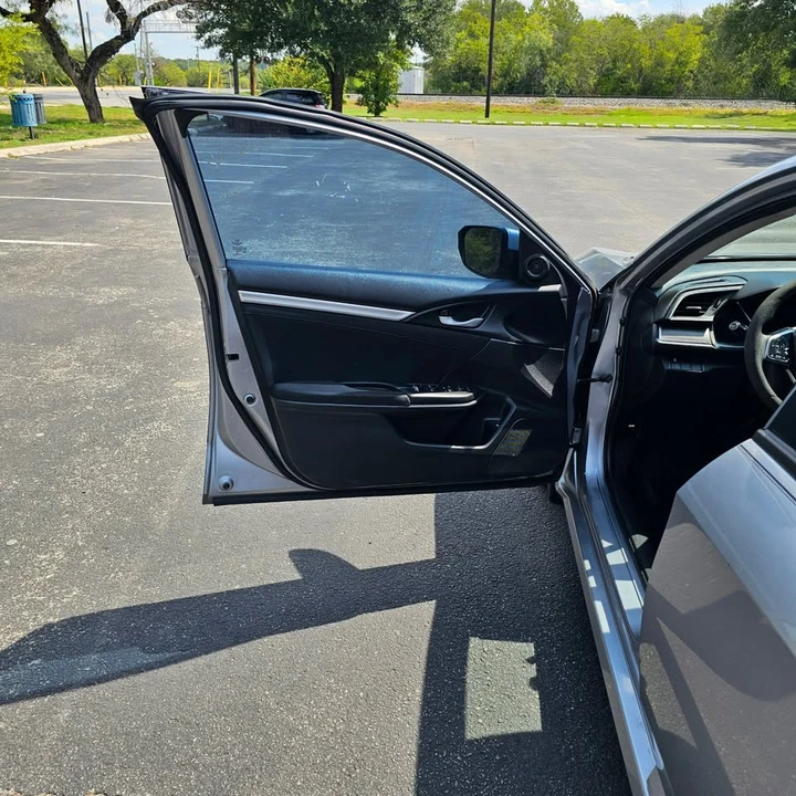 2017 Honda Civic 10th Gen - Image 10 of 19