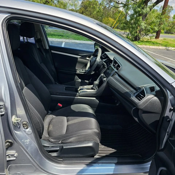 2017 Honda Civic 10th Gen - Image 16 of 19
