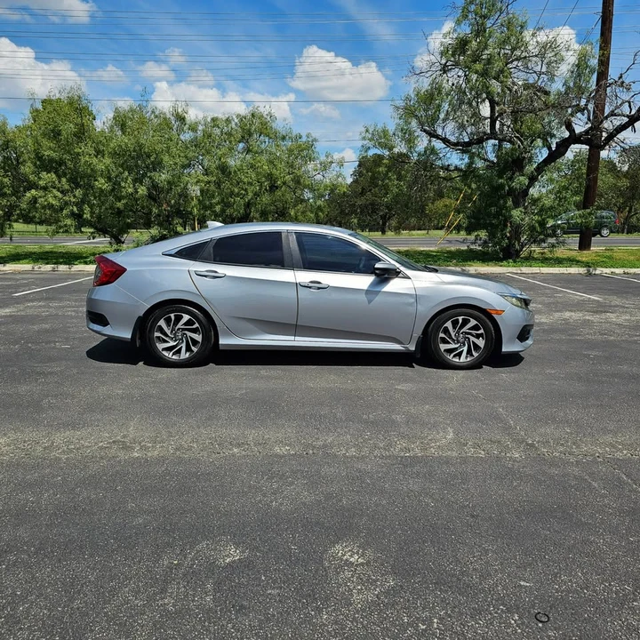 2017 Honda Civic 10th Gen - Image 9 of 19