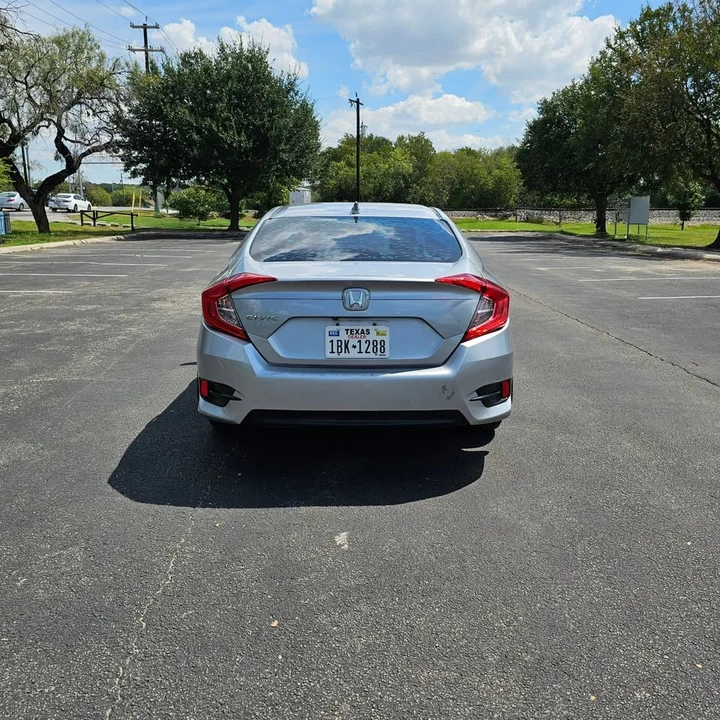 2017 Honda Civic 10th Gen - Image 7 of 19