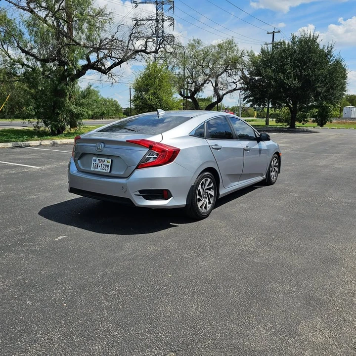 2017 Honda Civic 10th Gen - Image 8 of 19