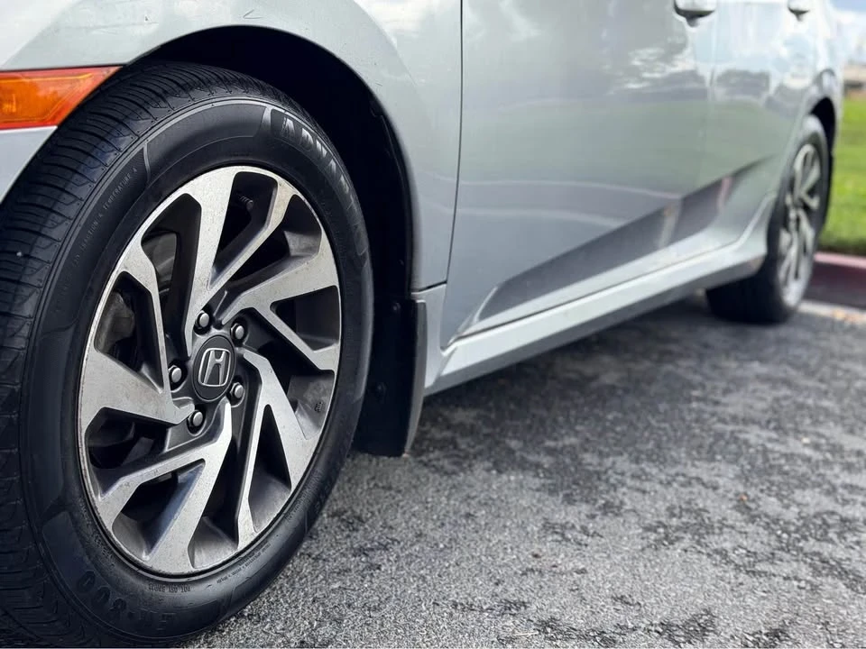 2017 Honda Civic 10th Gen - Image 9 of 20