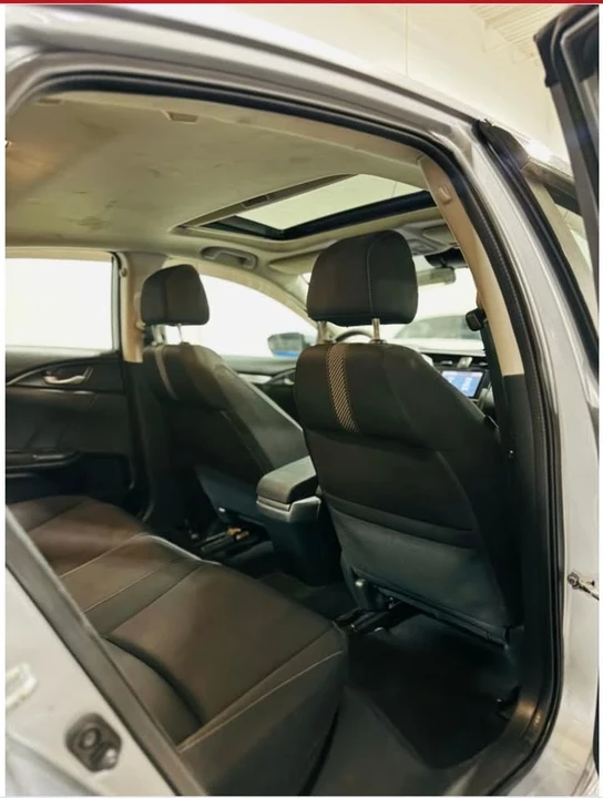 2017 Honda Civic 10th Gen - Image 10 of 14
