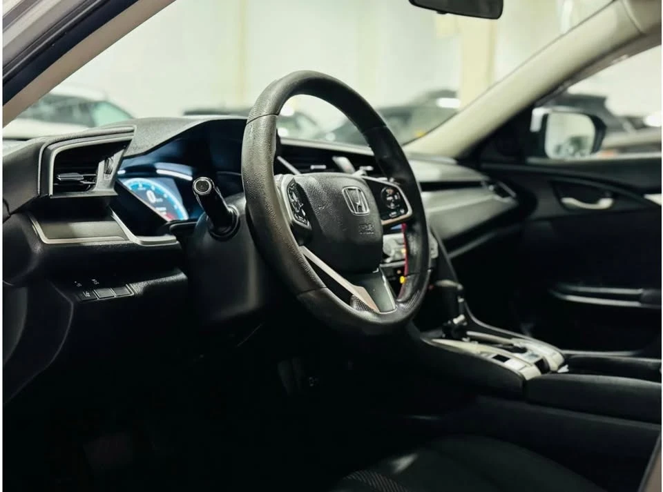 2017 Honda Civic 10th Gen - Image 8 of 14