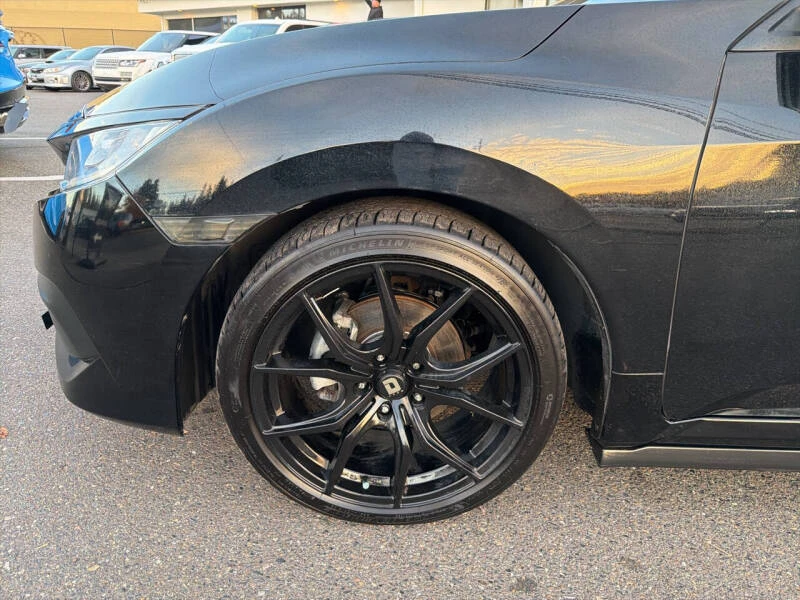 2017 Honda Civic 10th Gen - Image 10 of 19