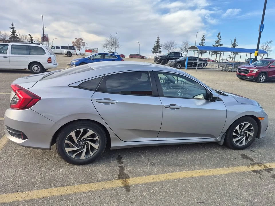 2017 Honda Civic 10th Gen - Image 2 of 9