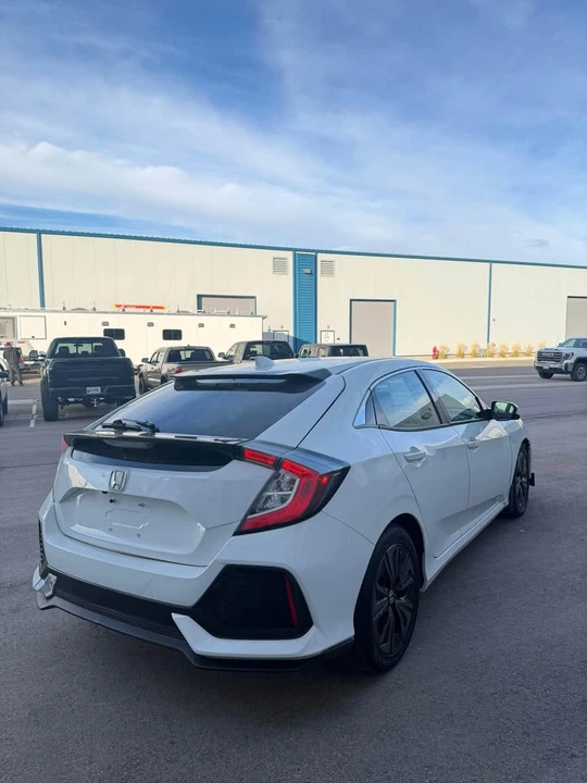 2017 Honda Civic 10th Gen - Image 5 of 11