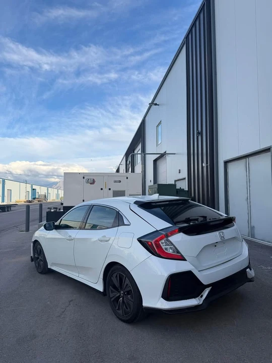 2017 Honda Civic 10th Gen - Image 6 of 11