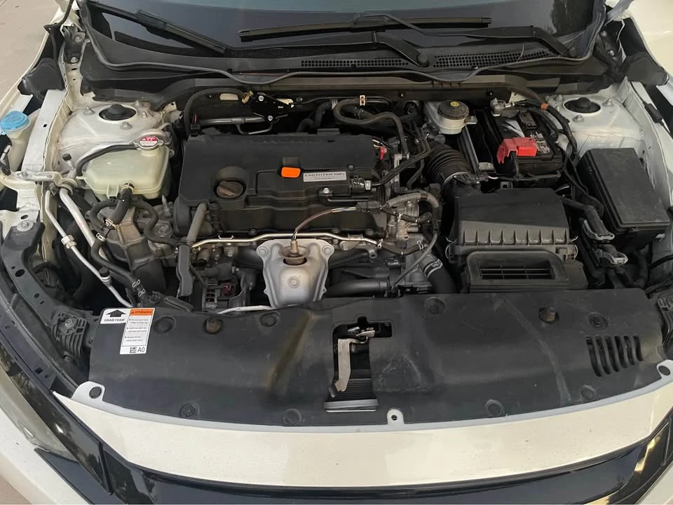 2017 Honda Civic 10th Gen - Image 9 of 10