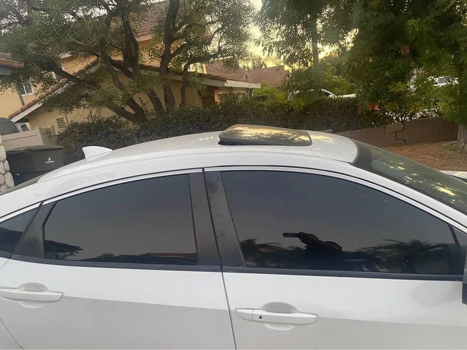 2017 Honda Civic 10th Gen - Image 6 of 10