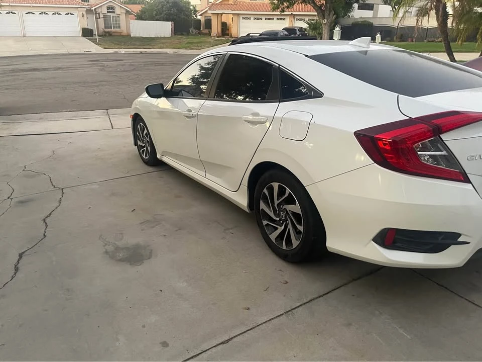 2017 Honda Civic 10th Gen - Image 4 of 10