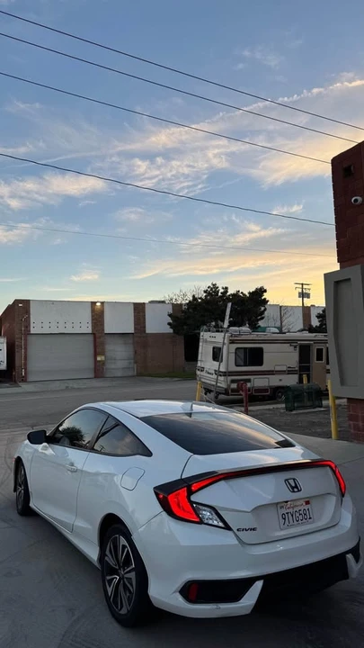 2017 Honda Civic 10th Gen - Image 2 of 7