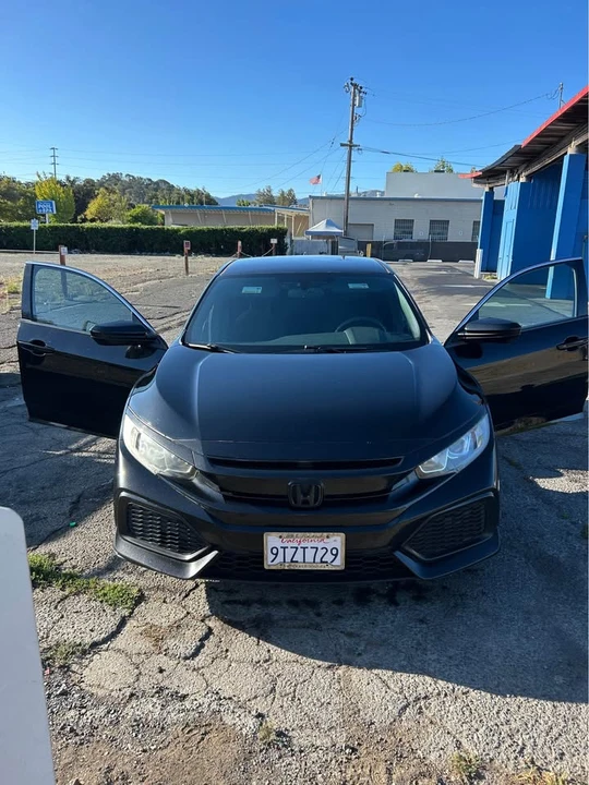 2017 Honda Civic 10th Gen - Image 2 of 6
