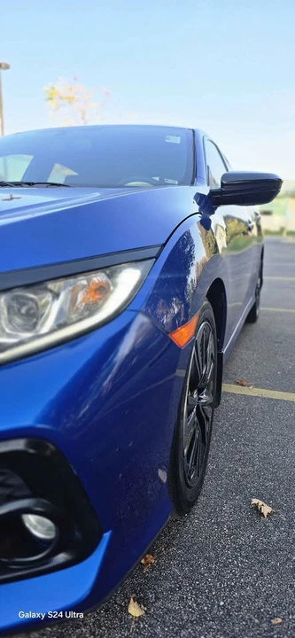 2017 Honda Civic 10th Gen - Image 6 of 9