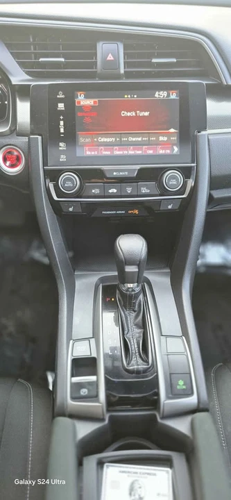 2017 Honda Civic 10th Gen - Image 7 of 9