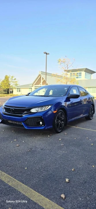 2017 Honda Civic 10th Gen - Image 3 of 9