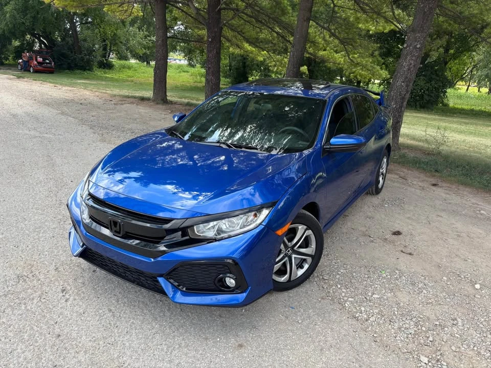 2017 Honda Civic 10th Gen - Image 10 of 12