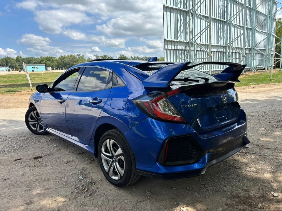 2017 Honda Civic 10th Gen - Image 5 of 12