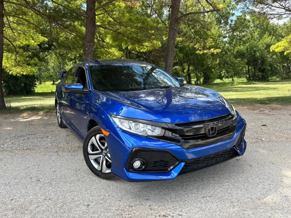 2017 Honda Civic 10th Gen - Image 8 of 12