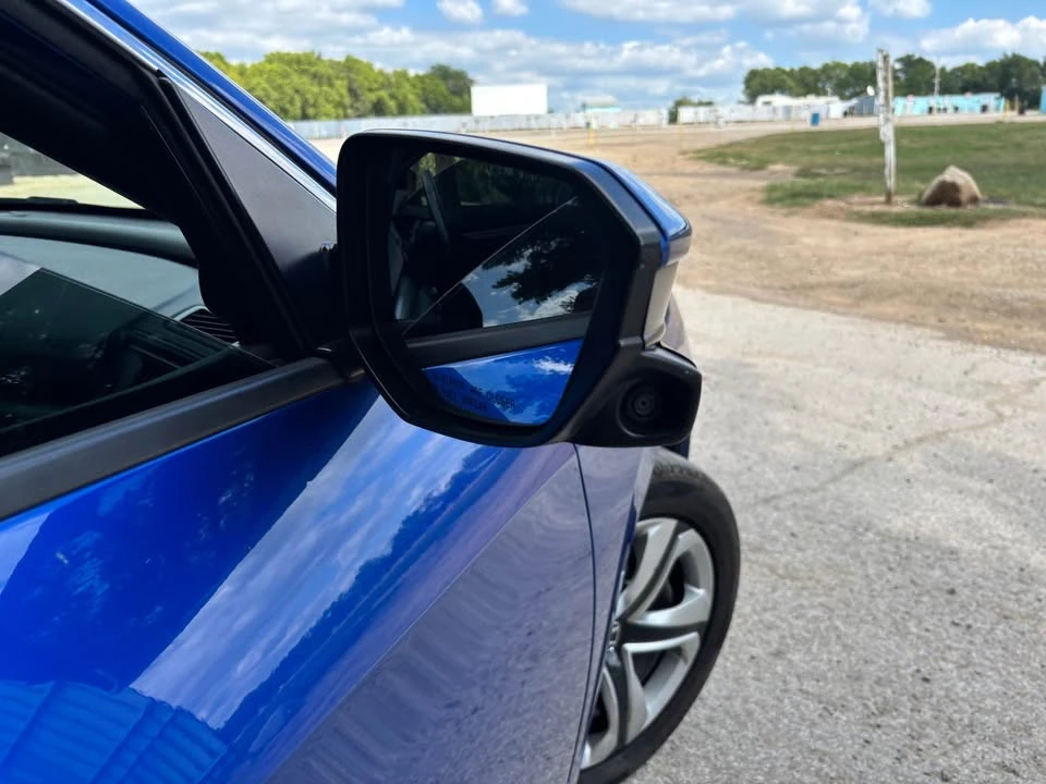 2017 Honda Civic 10th Gen - Image 9 of 12