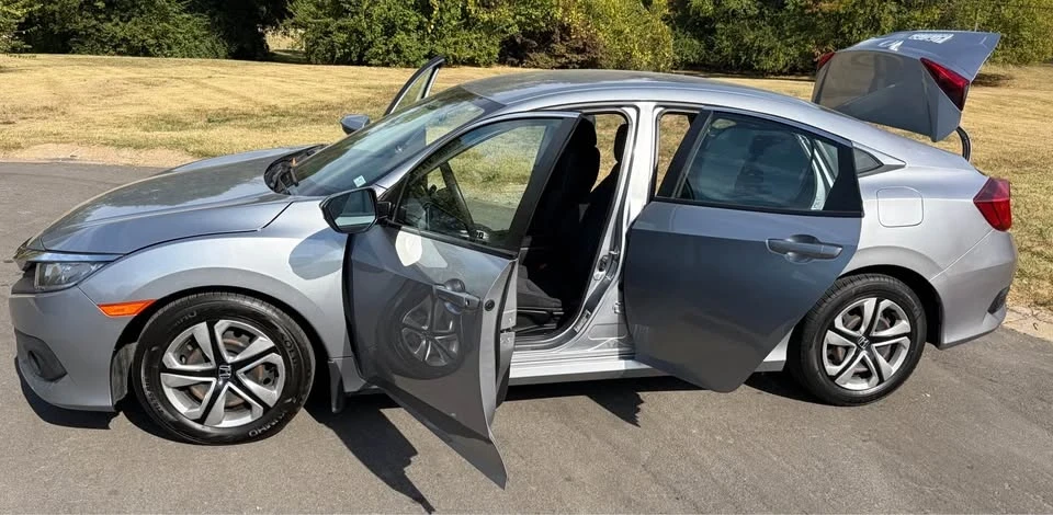 2017 Honda Civic 10th Gen - Image 16 of 17