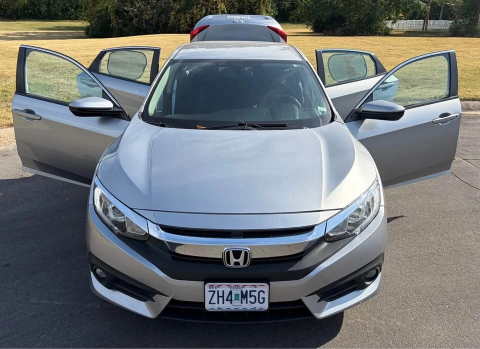 2017 Honda Civic 10th Gen - Image 15 of 17