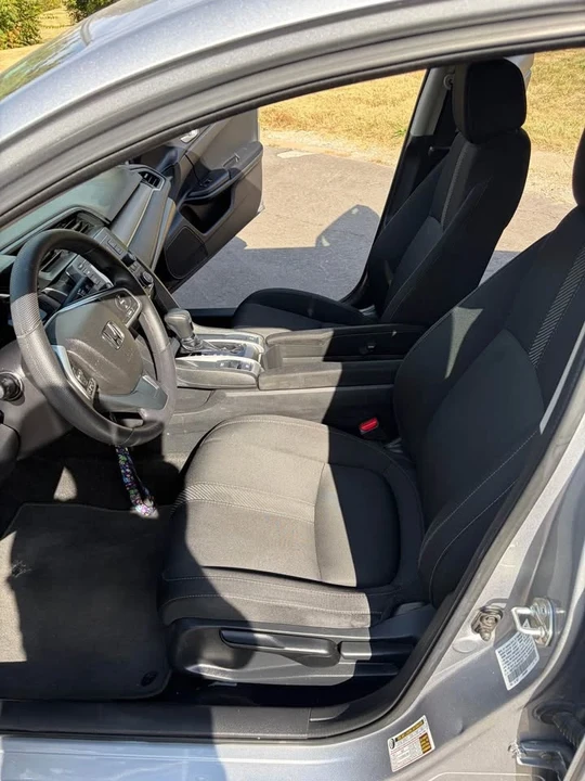 2017 Honda Civic 10th Gen - Image 11 of 17