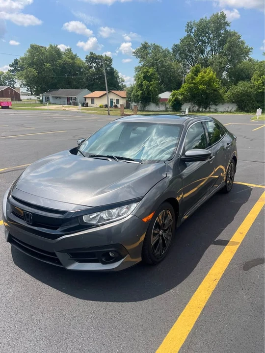 2017 Honda Civic 10th Gen - Image 3 of 13