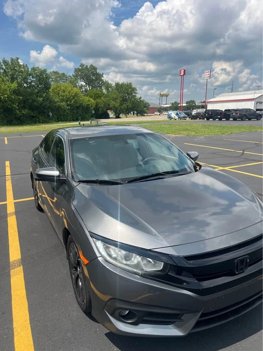 2017 Honda Civic 10th Gen - Image 5 of 13